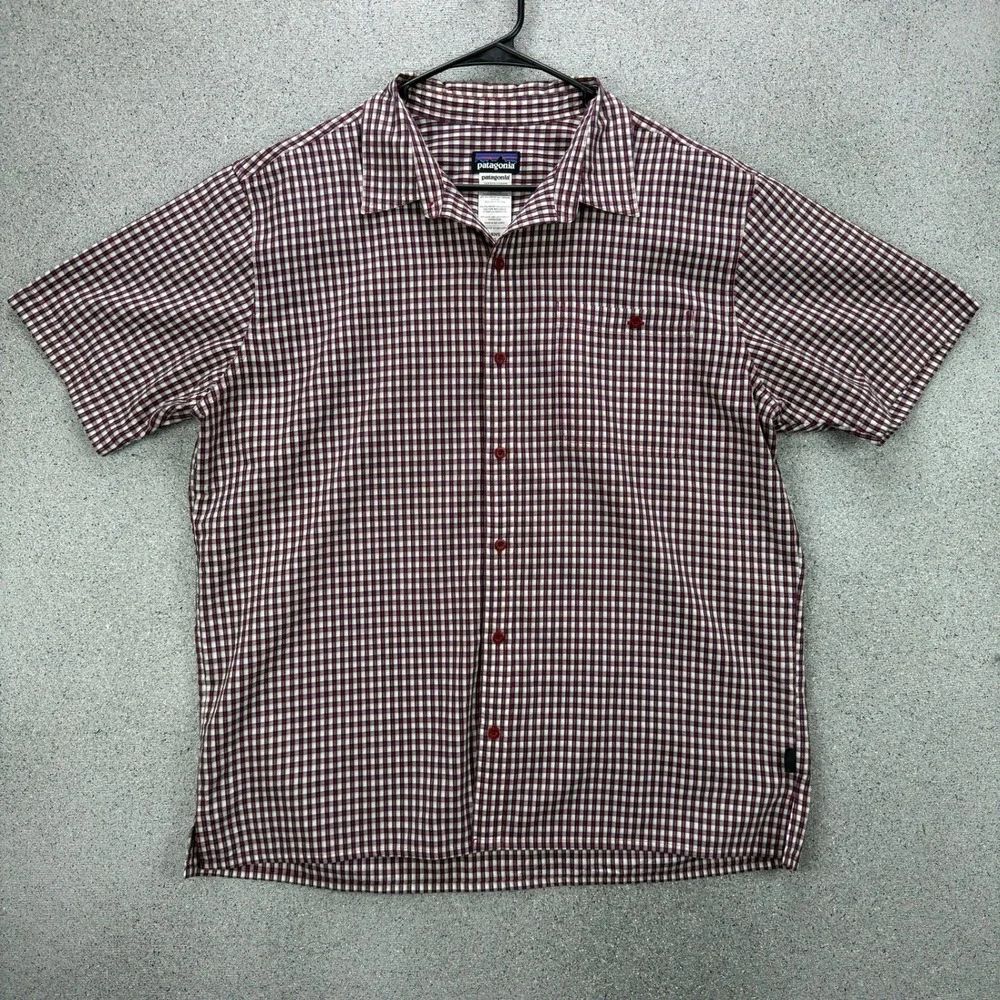 Patagonia Mens XL Short Sleeve Gingham Seersucker Button Down Shirt Burgundy - Picture 3 of 9